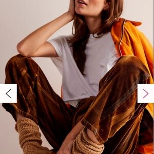 26-We The Free Moxie Flocked Pull-On Barrel Jeans